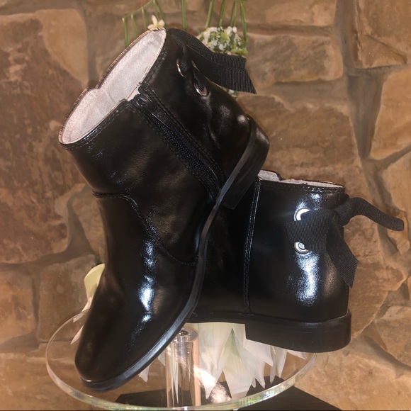 ZARA Monochrome ankle boots Back bow detail. - Picture 7 of 8